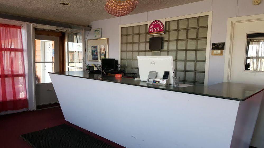 扬克顿百老汇酒店 Yankton 外观 照片